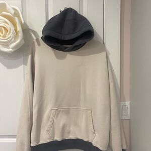 Abercrombie & Fitch Cream and Black Hoodie Sweater